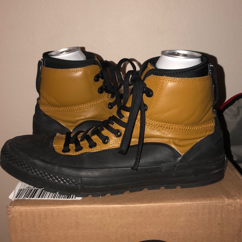 Converse snow boots men's size 13